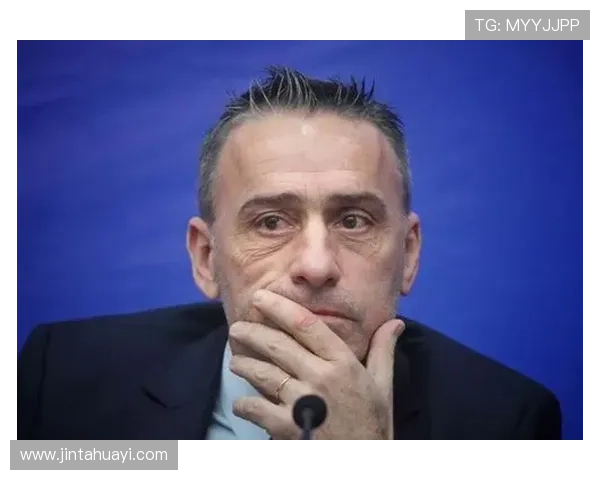 [国际足球]赢球保不住保罗·本托 阿联酋队主帅下课.