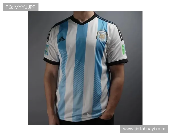 塞内西透露队友频请梅西球衣 但自己还未得到